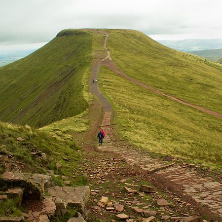 Brynderwen Bed & Breakfast Llangorse ภายนอก รูปภาพ