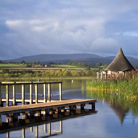 Brynderwen Bed & Breakfast Llangorse ภายนอก รูปภาพ